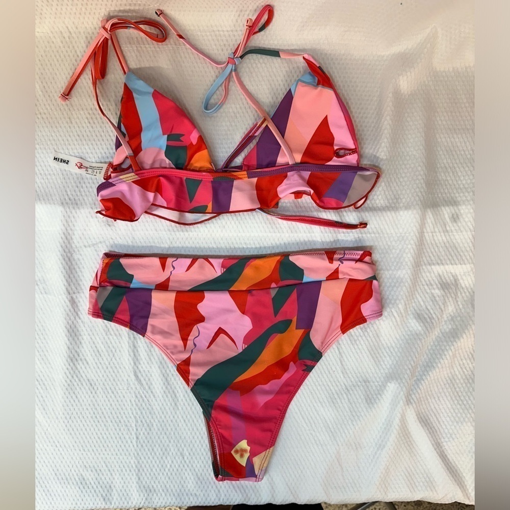 SHEIN 2pc bikinis - Picture 4 of 7